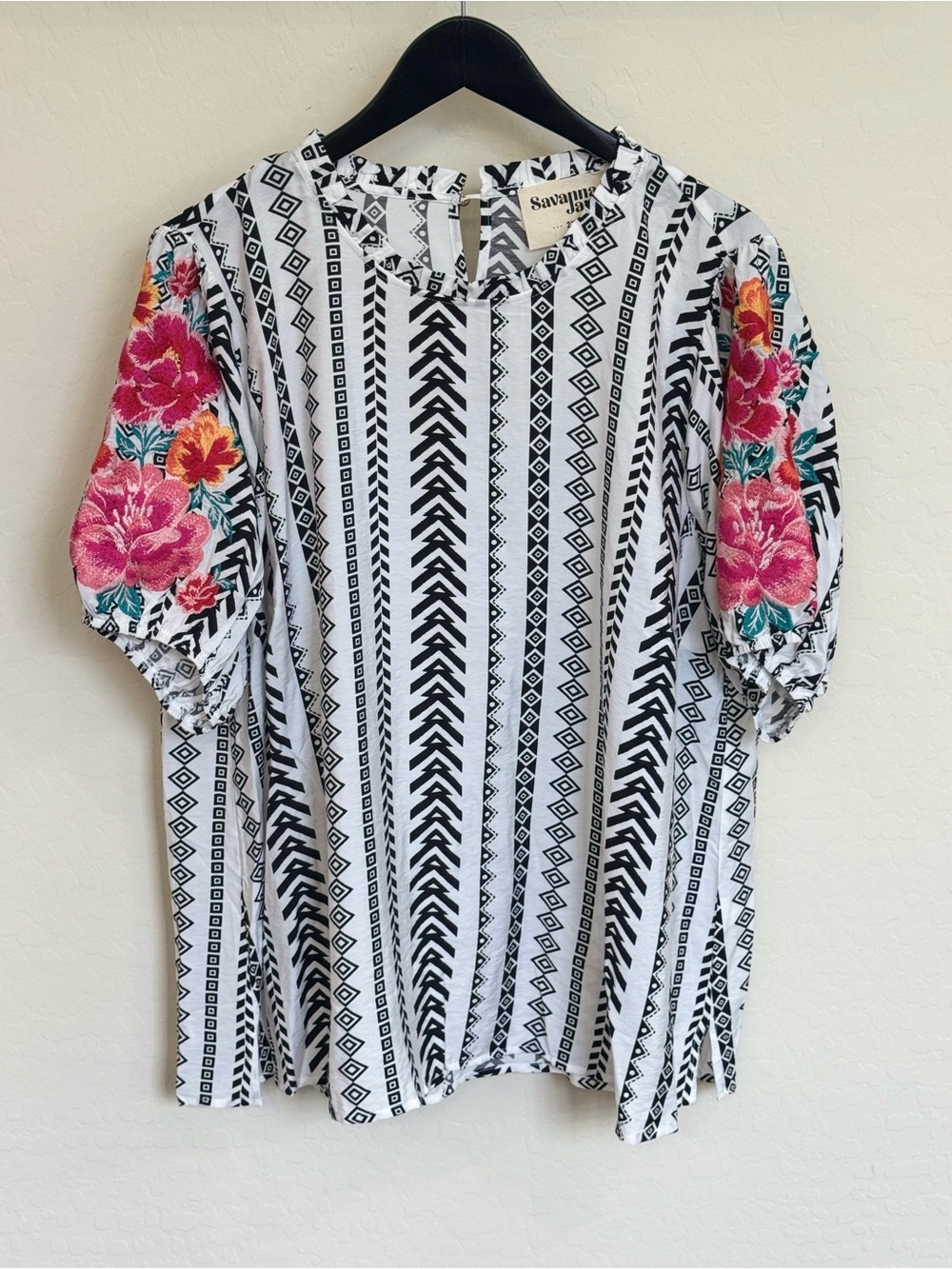 Savanna Jane Tribal Geometric Embroidered Floral Puff Sleeve Blouse Top Plus 2X